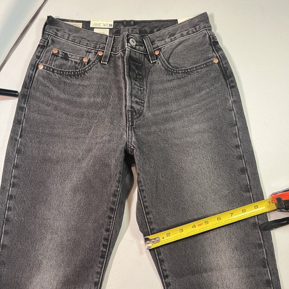 Levi's 501 Original Women's  27x30 Premium Denim Black‎ Charcoal NWT $108 Retail - Picture 4 of 10
